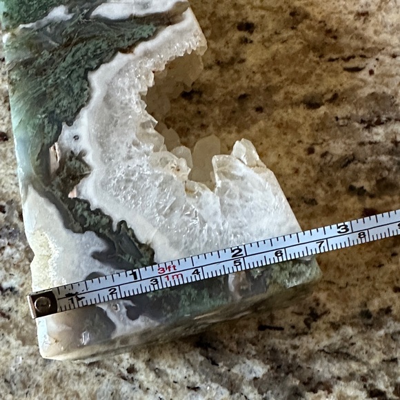 Green Moss Agate and White Crystal Tower - Picture 3 of 9